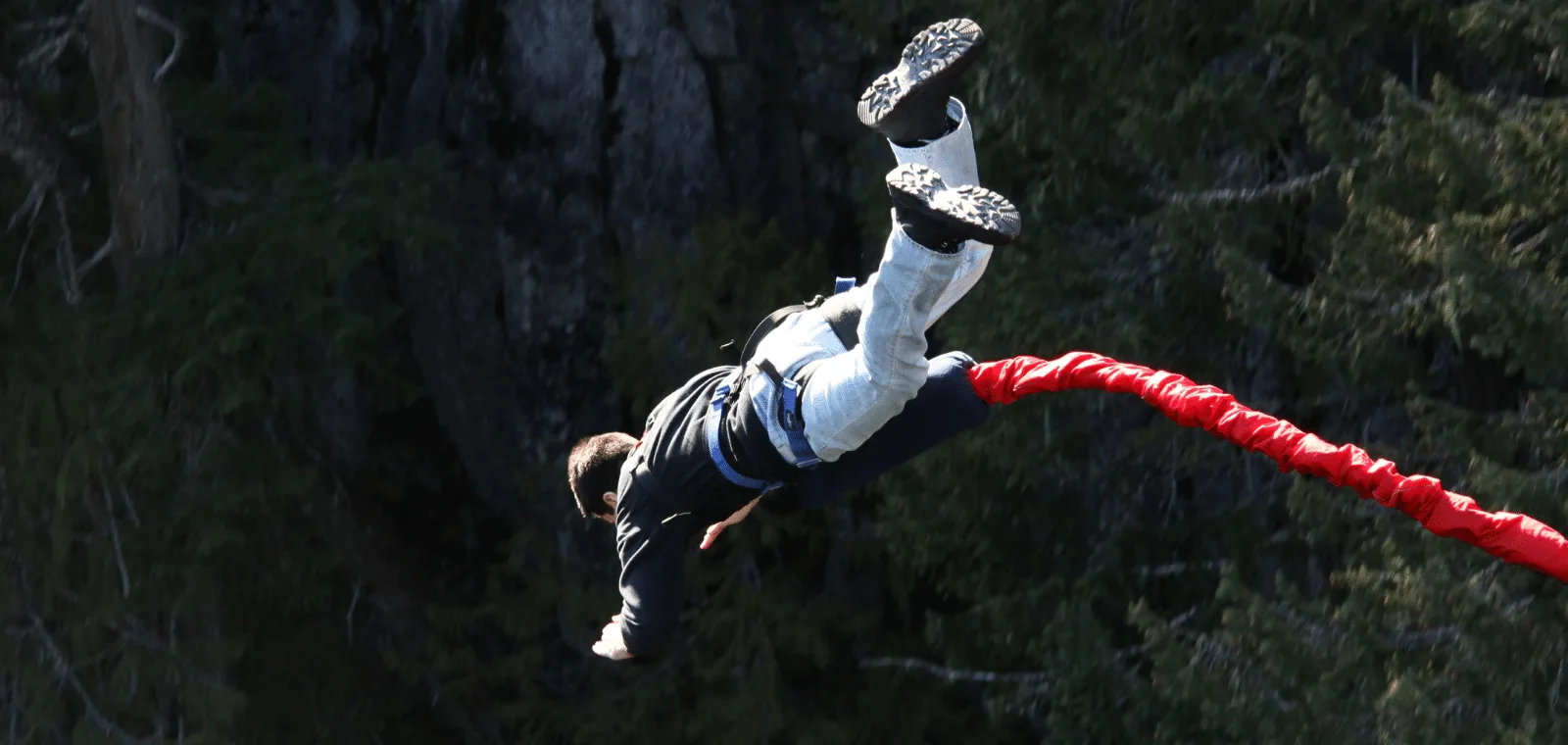 Sanjarica padanja - Snovi u kojem osoba doživljava padanje